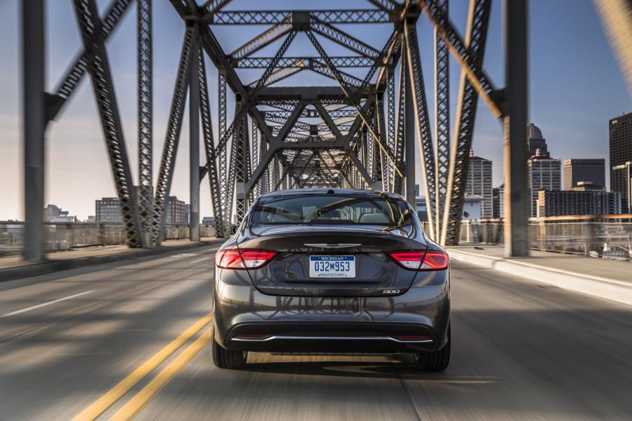  Chrysler 200 2015 года  (фото 200 из 207)